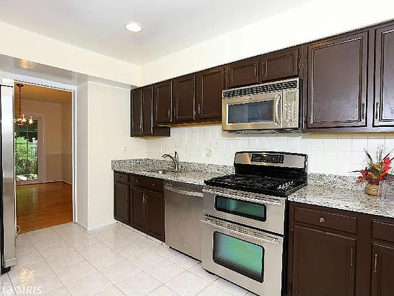 985 Paulsboro Dr — Photo 10