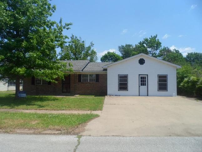 1st image of 109 Diane Dr