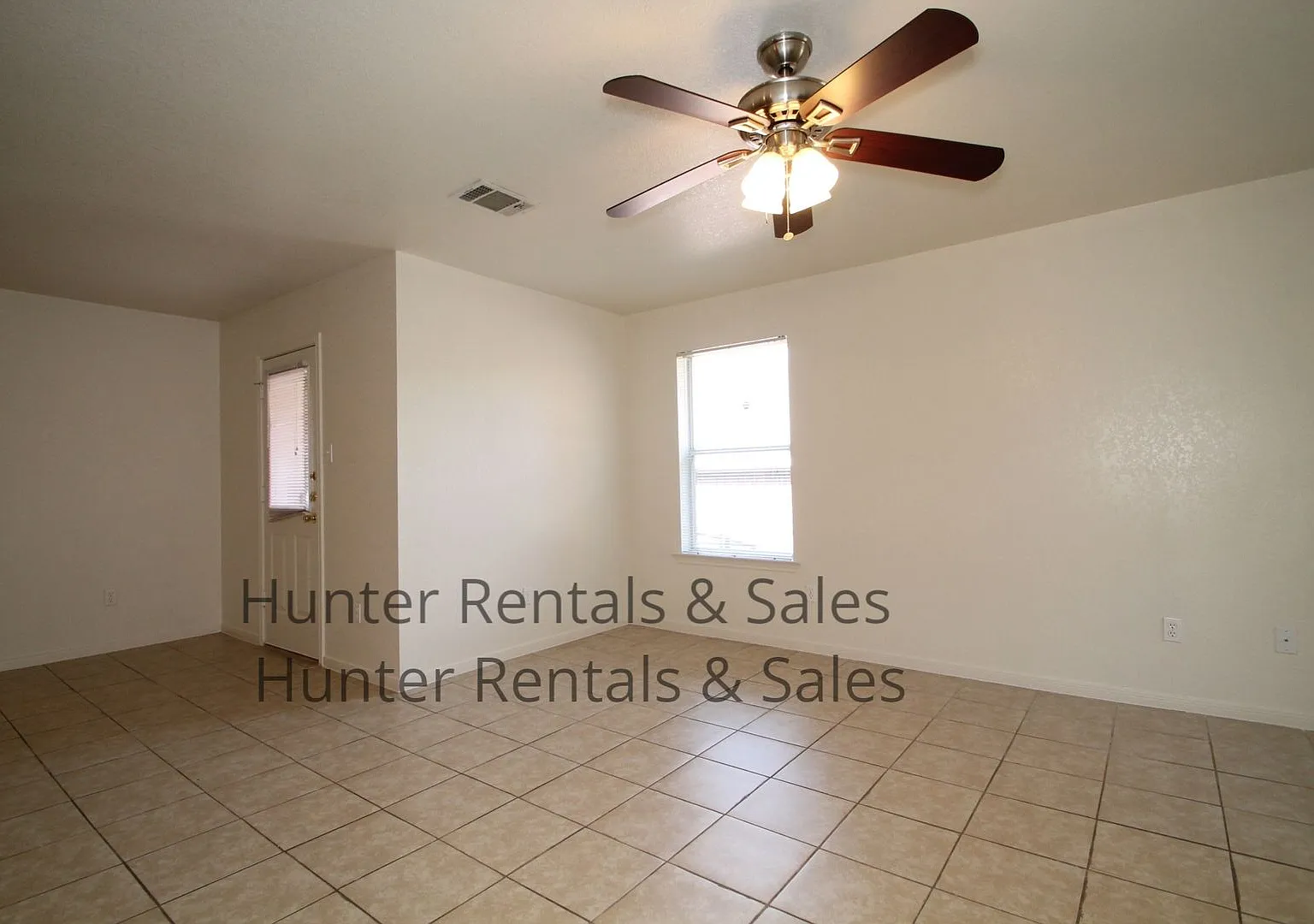 Rent Me! — Photo 2