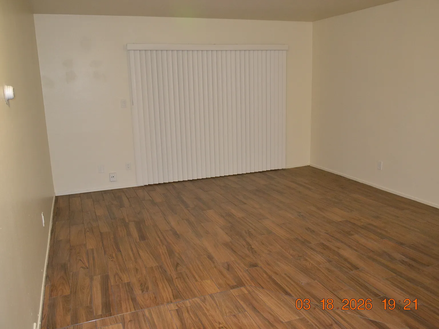 625 W Provential Dr — Photo 3