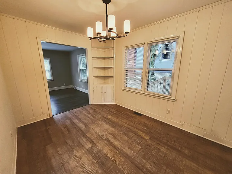 1324 Kenwood St — Photo 13
