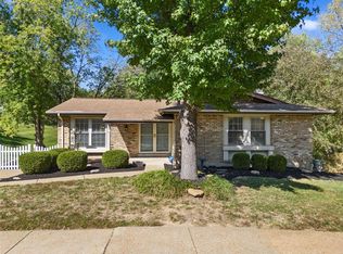 679 Walnut Point Ct, Ballwin, MO 63021