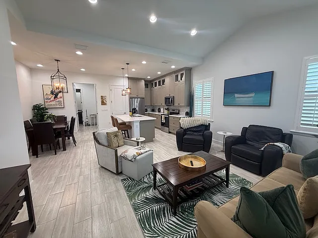 7350 Saona Ct — Photo 4