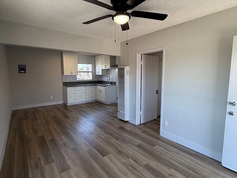 7830 S Western Ave — Photo 2