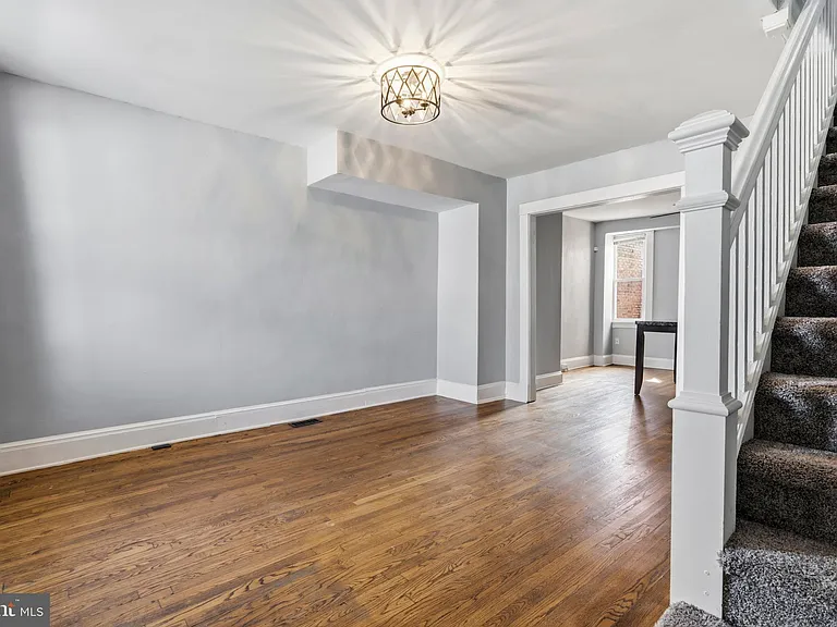 1516 N Luzerne Ave — Photo 7