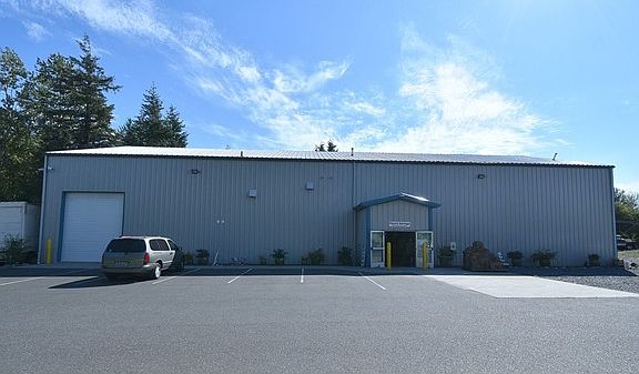 2nd image of 4084 Pacific Hwy