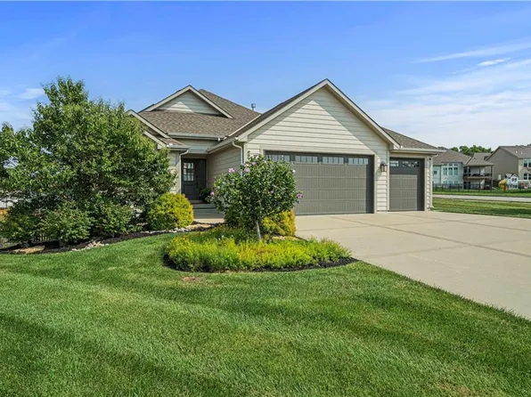 2400 SW Old Port Rd, Lees Summit, MO 64082