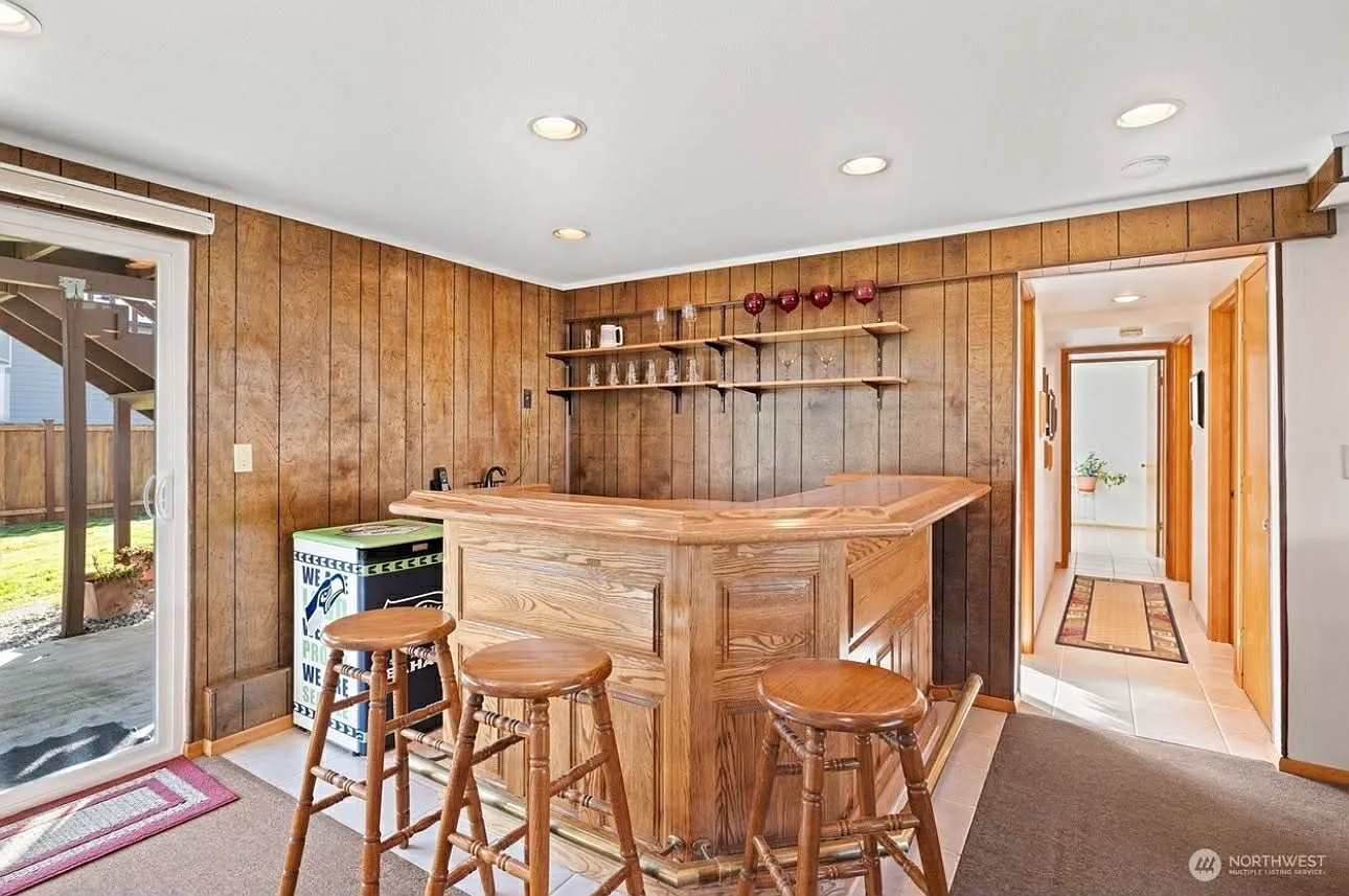 5 bed, 1830 sqft, $875 — Photo 3