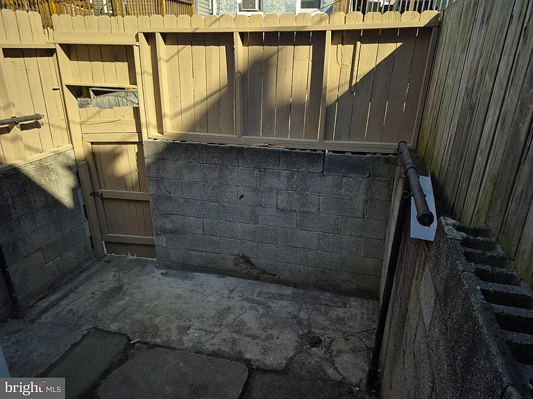 707 N Duncan St — Photo 17