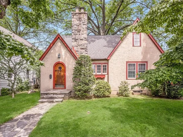 27 Summit St, Eastchester, NY 10709
