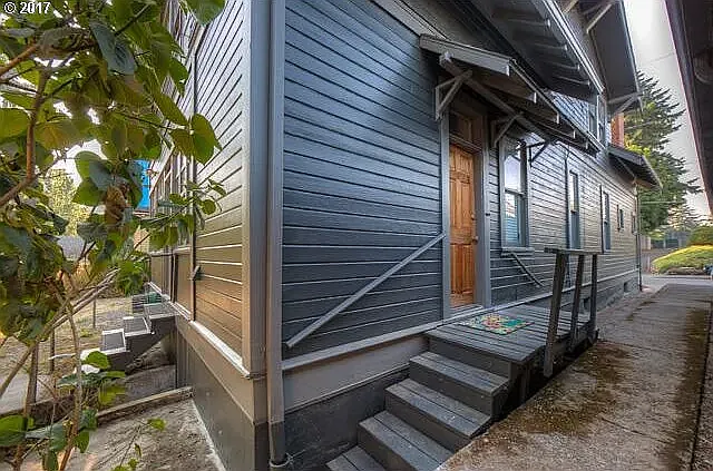 2 bed, 1000 sqft, $1,895 — Photo 3