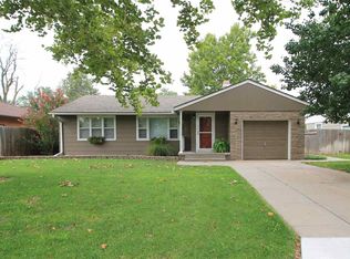 9 Wheatland Dr, Hutchinson, KS 67502