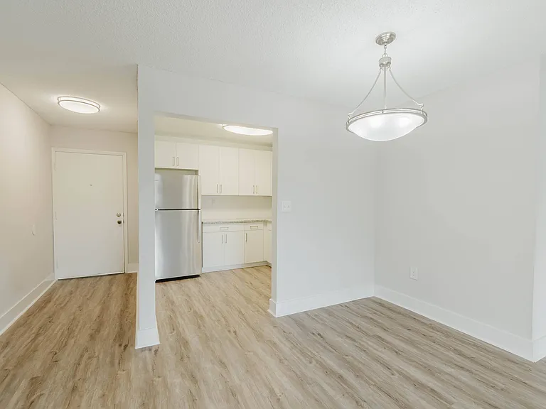 Todel Apartments — Photo 18
