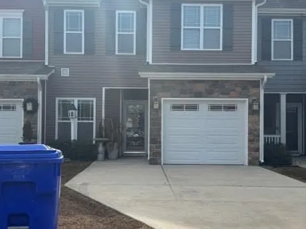 1801 Fox Den Way, Greenville, NC 27858