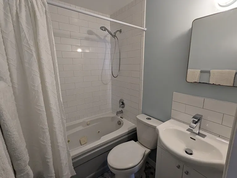 1576 Maxime St #UPPER — Photo 11