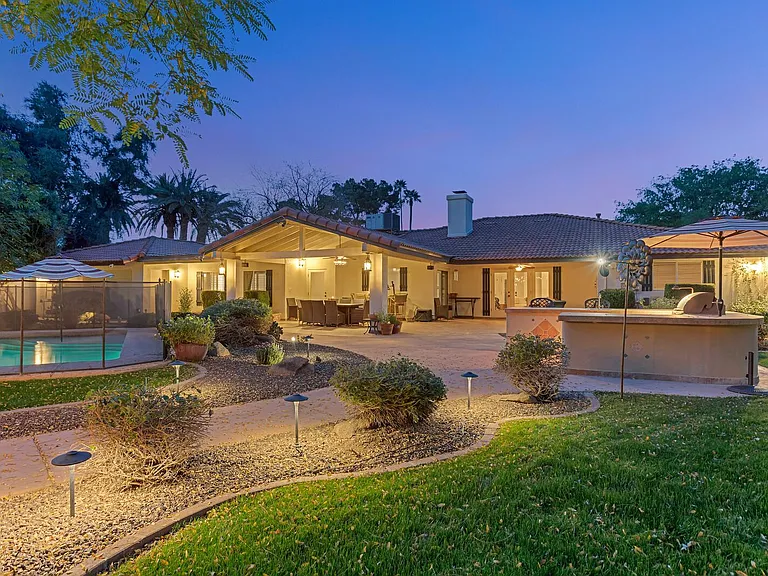 6821 E Vista Dr — Photo 2