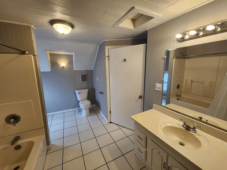 2809 Main St — Photo 16