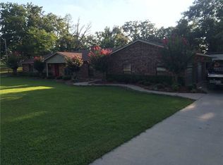 302 Dillon Cir, Pocola, OK 74902