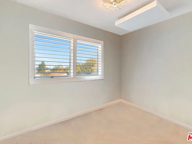 4952 Placidia Ave — Photo 28