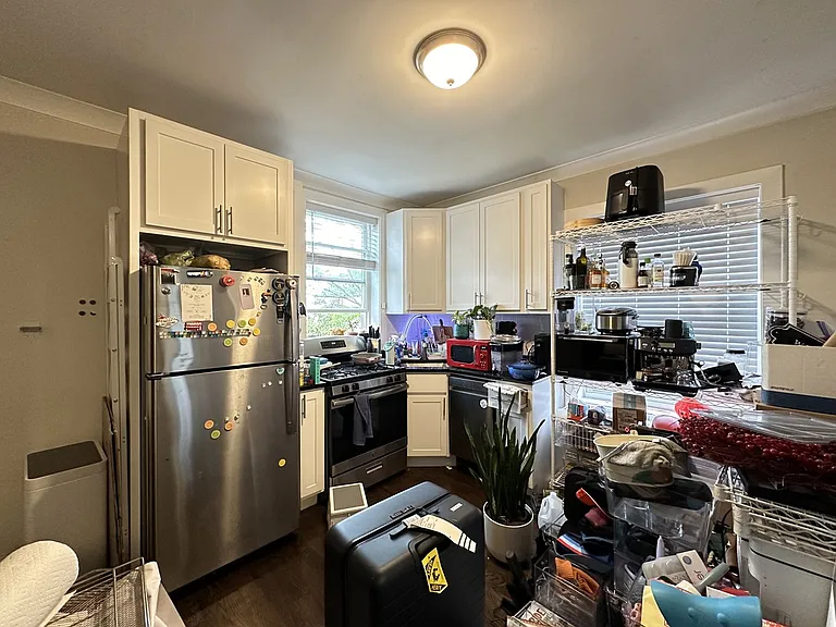 646 W Roscoe St #N4 — Photo 2