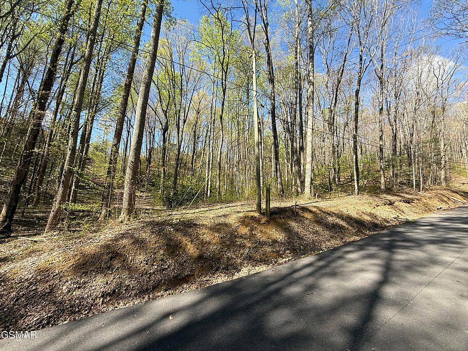 2nd image of 1440 Laurel Rd