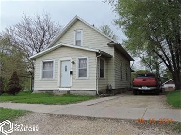 305 N 10th Ave, Marshalltown, IA 50158