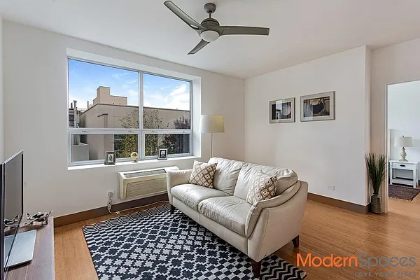 Sold by Modern Spaces | media 2