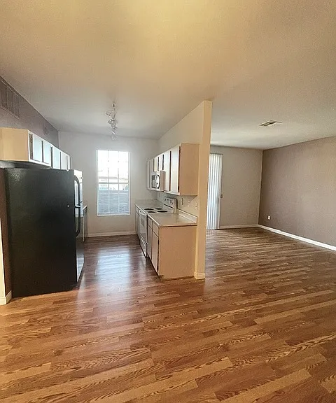 231 W Horizon Ridge Pkwy #2813 — Photo 8