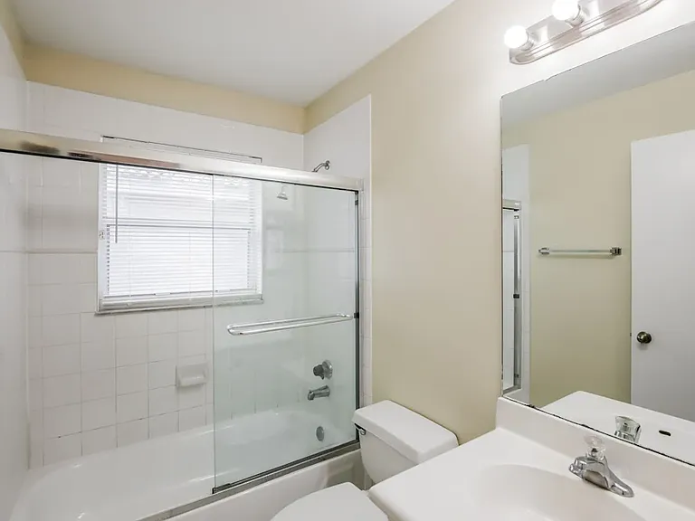 4192 SW 32nd Way — Photo 3