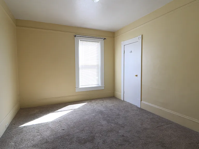 407 W 5th St #4 — Photo 10