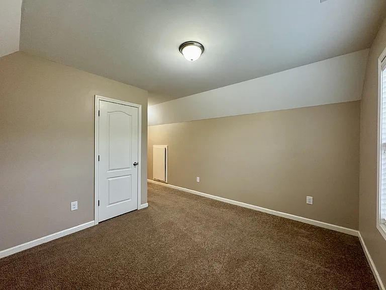 267 Boswell St — Photo 10
