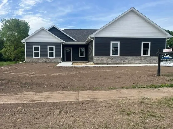 190 Deerrun Dr, Fall River, WI 53932