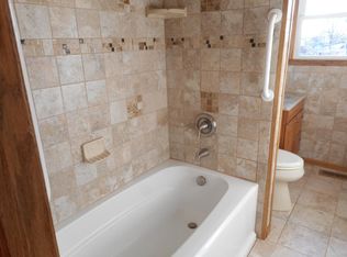 2S546 Lloyd Ave, Lombard, IL 60148