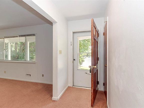 5th image of 537 Hornell Ln