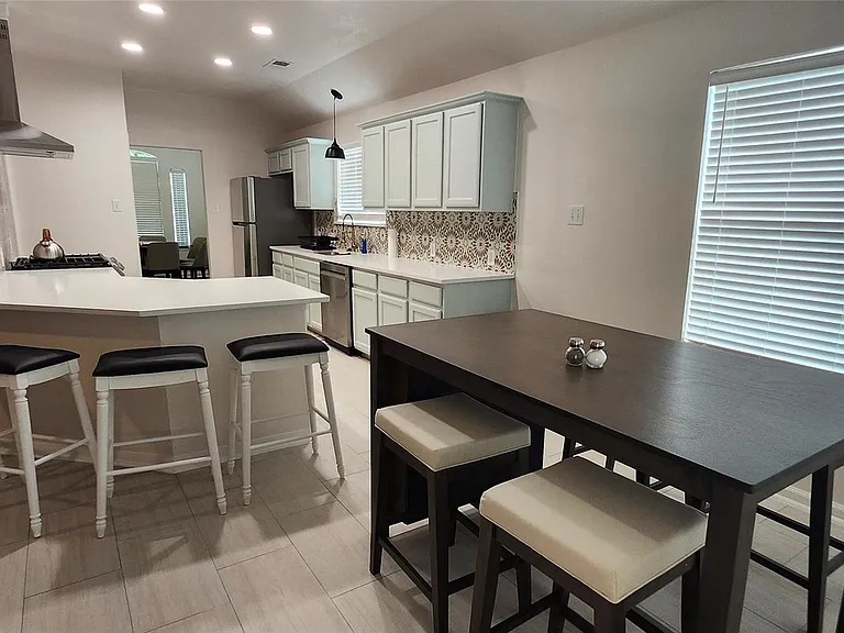17238 Maple Hollow Dr — Photo 11