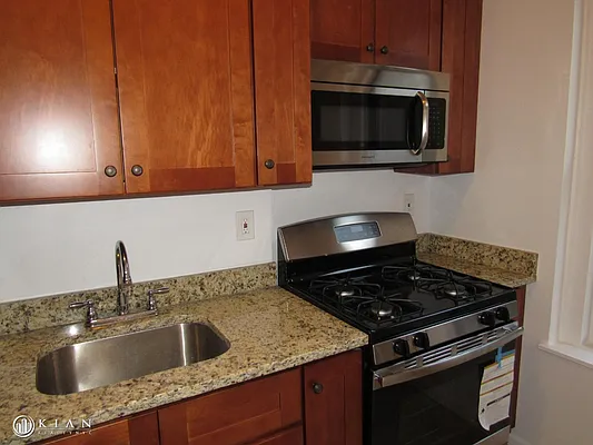 Rented by Kian Realty | media 2