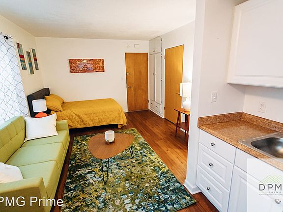 3rd image of 501 W Hillsdale St #11372156