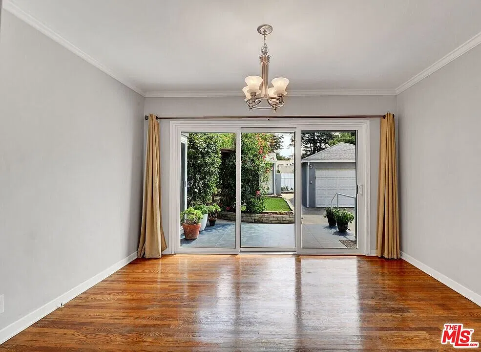 2 bed, 1.0 bath, 1466 sqft, $4,350 — Photo 3