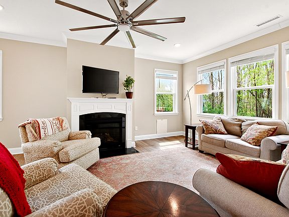 2nd image of 339 Summer Ranch Dr