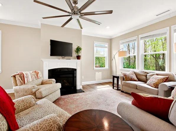 339 Summer Ranch Dr, Fuquay Varina, NC 27526