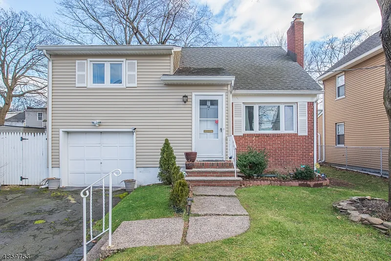 72 Watson Ave photo 1