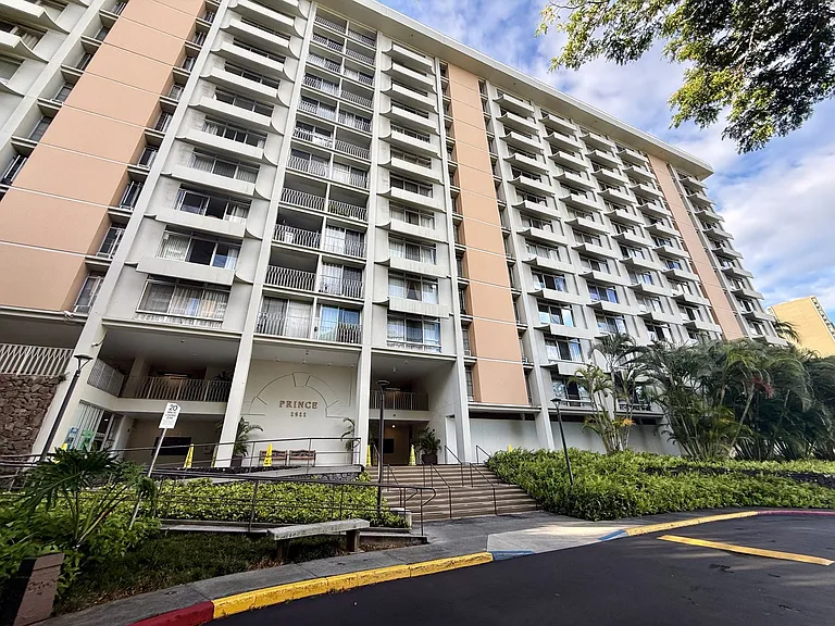 1511 Nuuanu Ave #735 — Photo 10