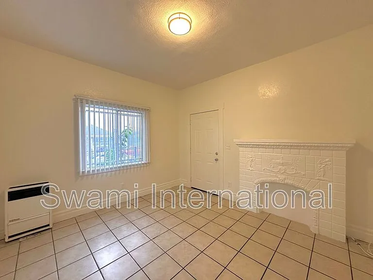 932 W 62nd St — Photo 3