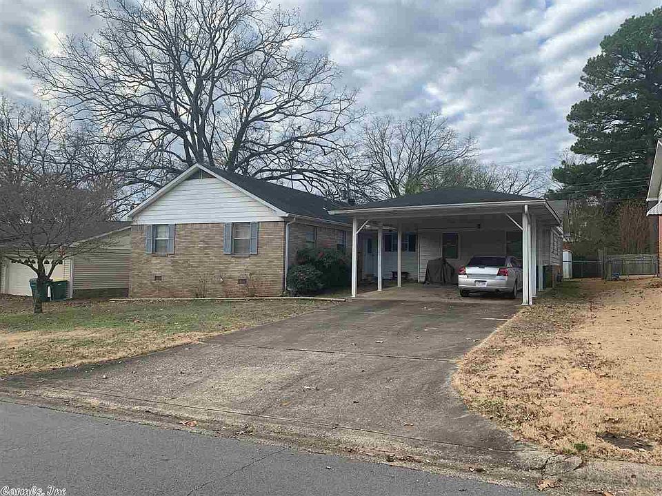 2nd image of 610 Poinsetta Dr