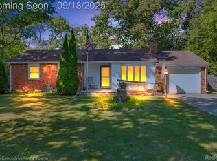 4929 Forman Dr, Fort Gratiot, MI 48059