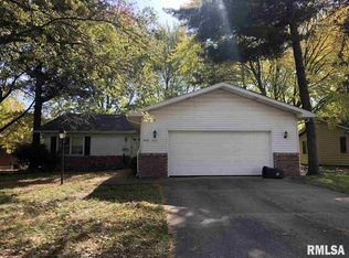 2018 Austin Dr E, Springfield, IL 62704