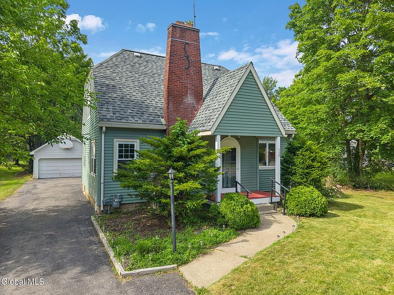 2nd image of 130 Lake Hill Road