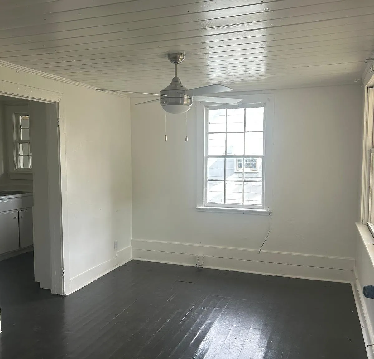 3 bed, 883 sqft, $785 — Photo 2
