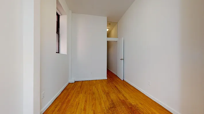 Rented by Bond New York | media 66