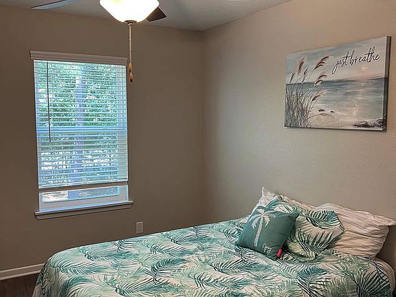 Unit bedroom